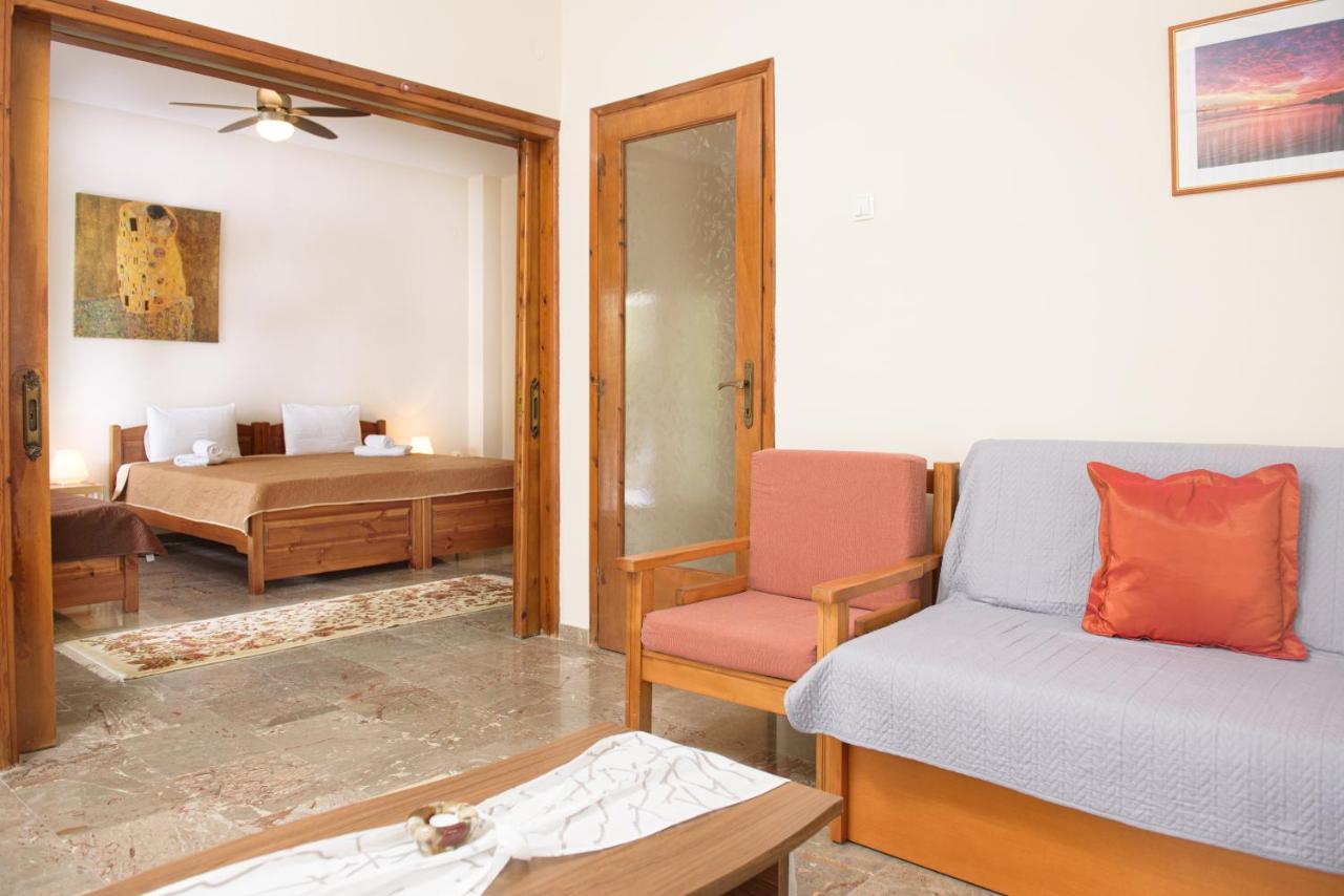 Dili Apartments Ierissos Exterior photo