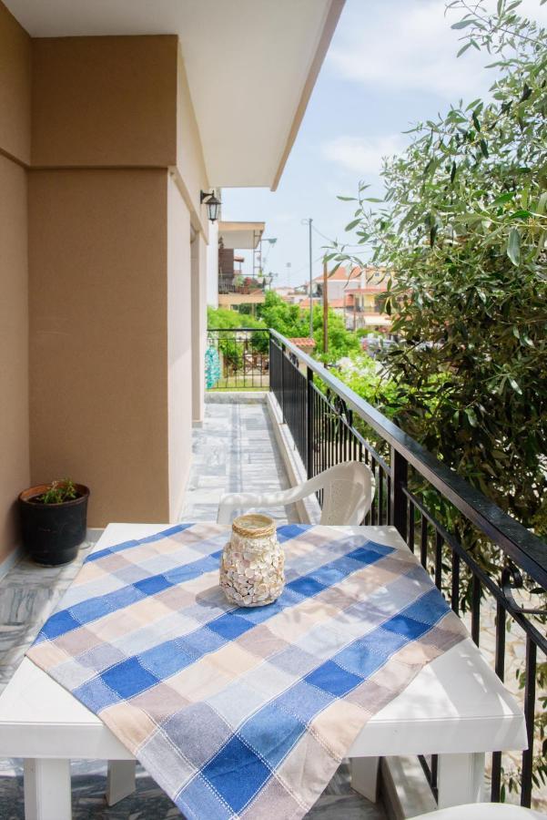 Dili Apartments Ierissos Exterior photo